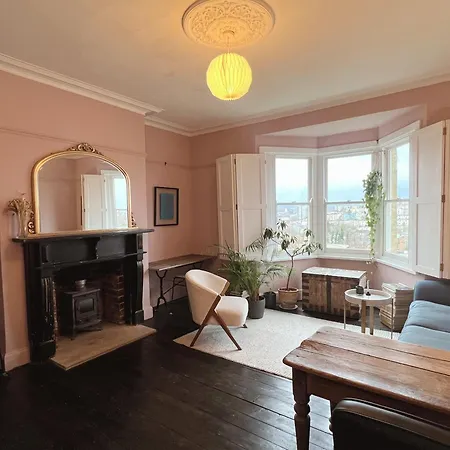 3-bedroom Bohemian Apartamento