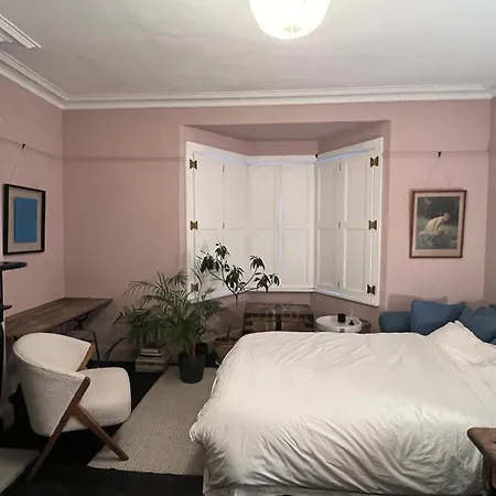 3-bedroom Bohemian * בריסטול